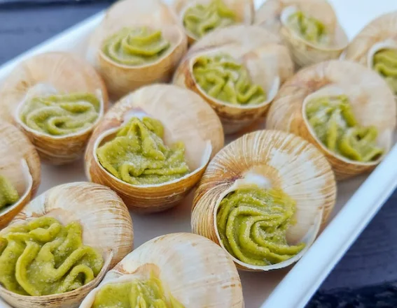 Набор 12 улиток в раковинах под соусом "Укроп"